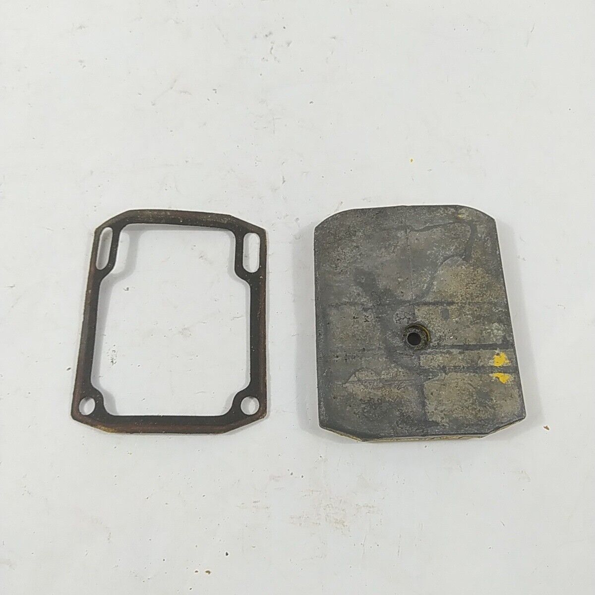 Ricambi COPERCHIO SERBATOIO OLIO PER MOTOSEGA MCCULLOCH PRO MAC 555 usati