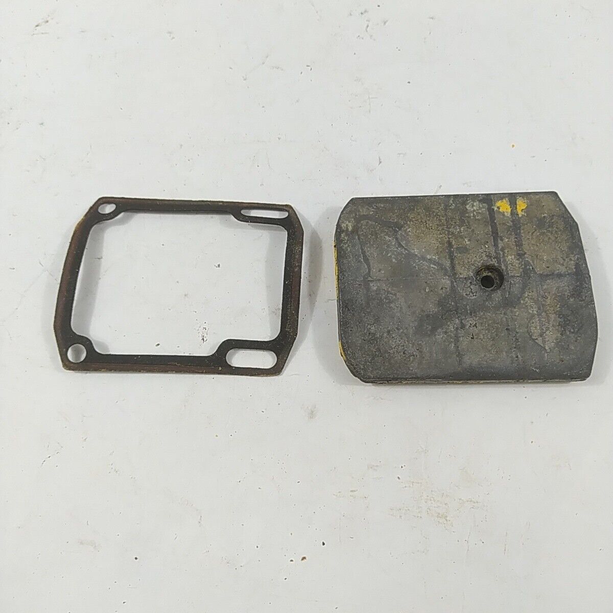 Ricambi COPERCHIO SERBATOIO OLIO PER MOTOSEGA MCCULLOCH PRO MAC 555 usati