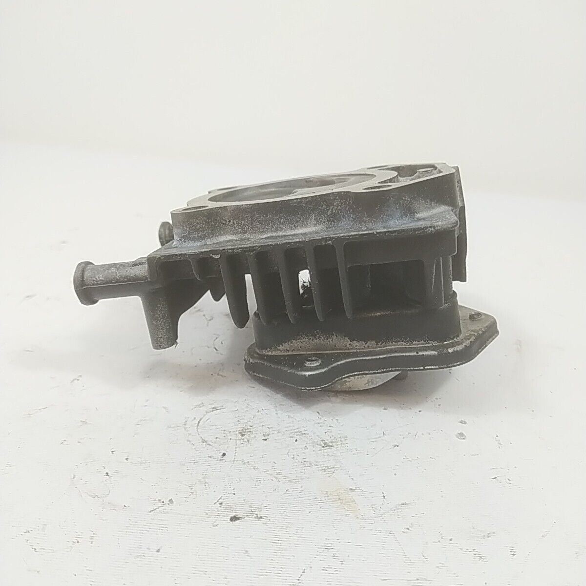 Ricambio TESTATA CILINDRO MOTORE per tosaerba Briggs & Stratton 675 EXi usato