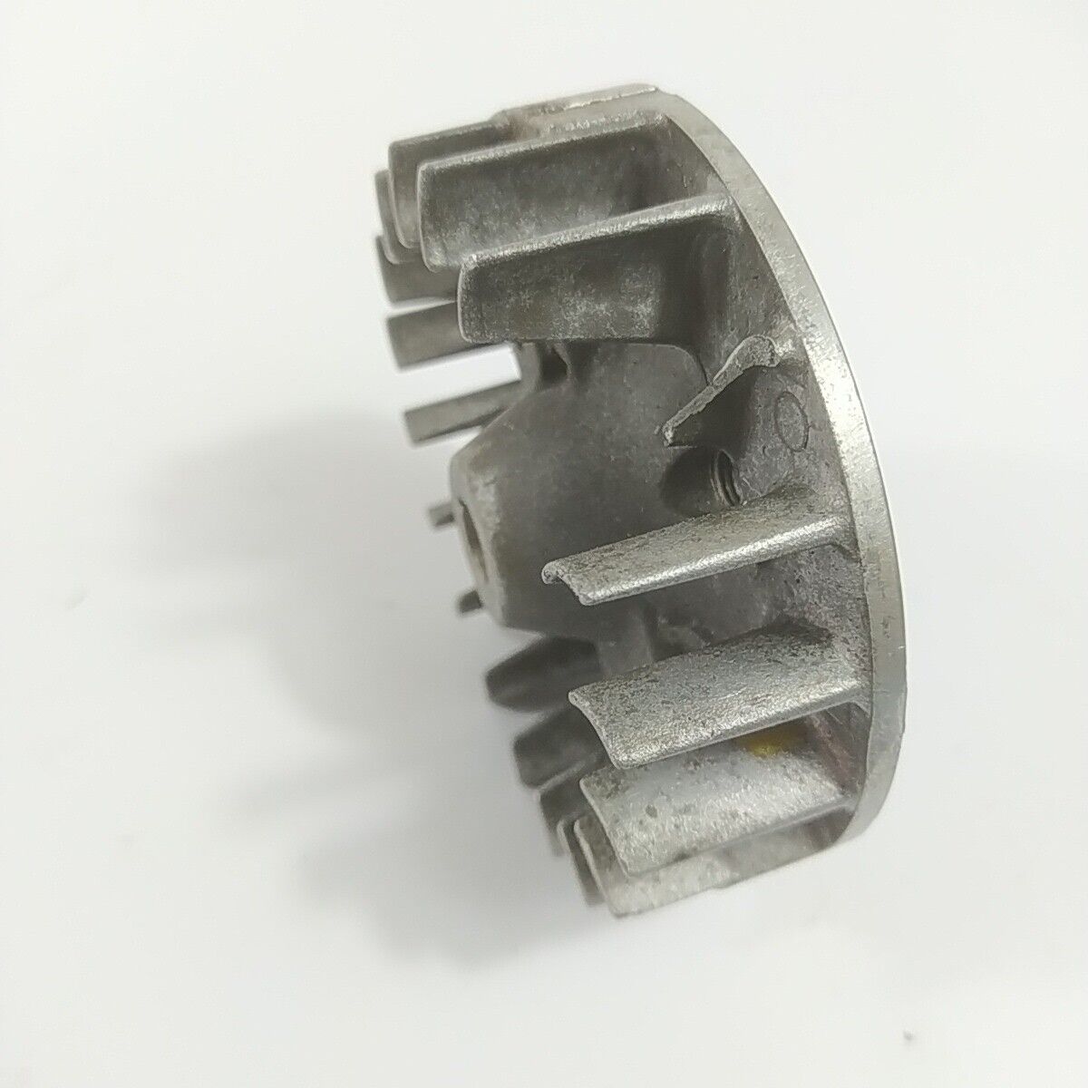 Ricambio VOLANO DI AVVIAMENTO usato decespugliatore Komatsu ZENOAH G3K IKE