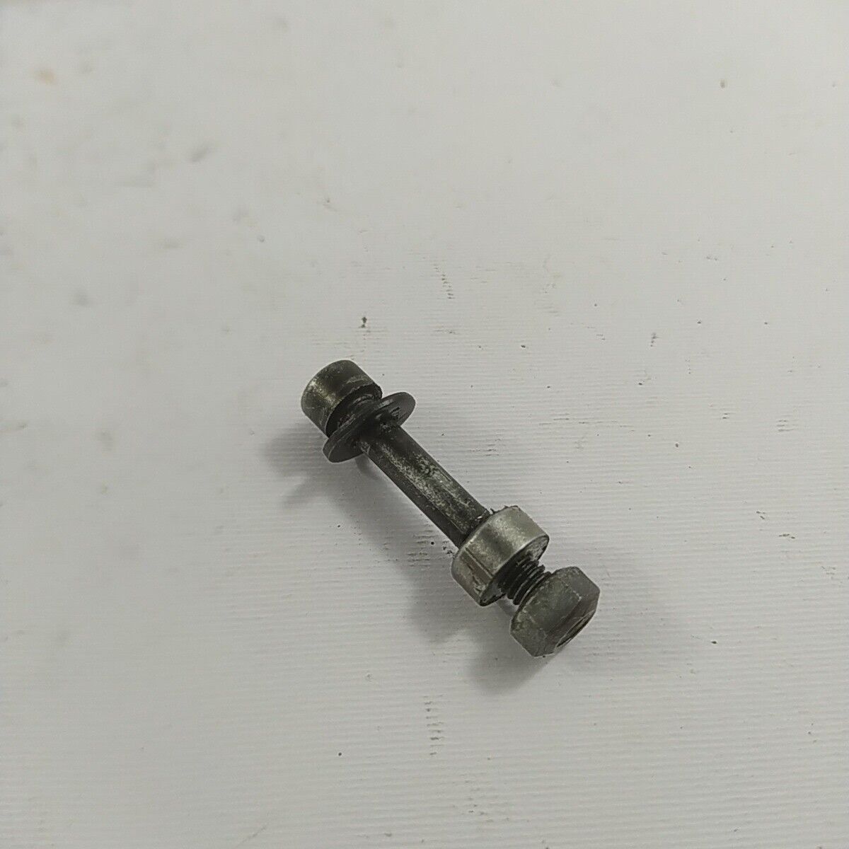 ricambio PERNO VITE SUPPORTO MANIGLIA MANICO motosega ALPINA CASTOR 41 40 usati