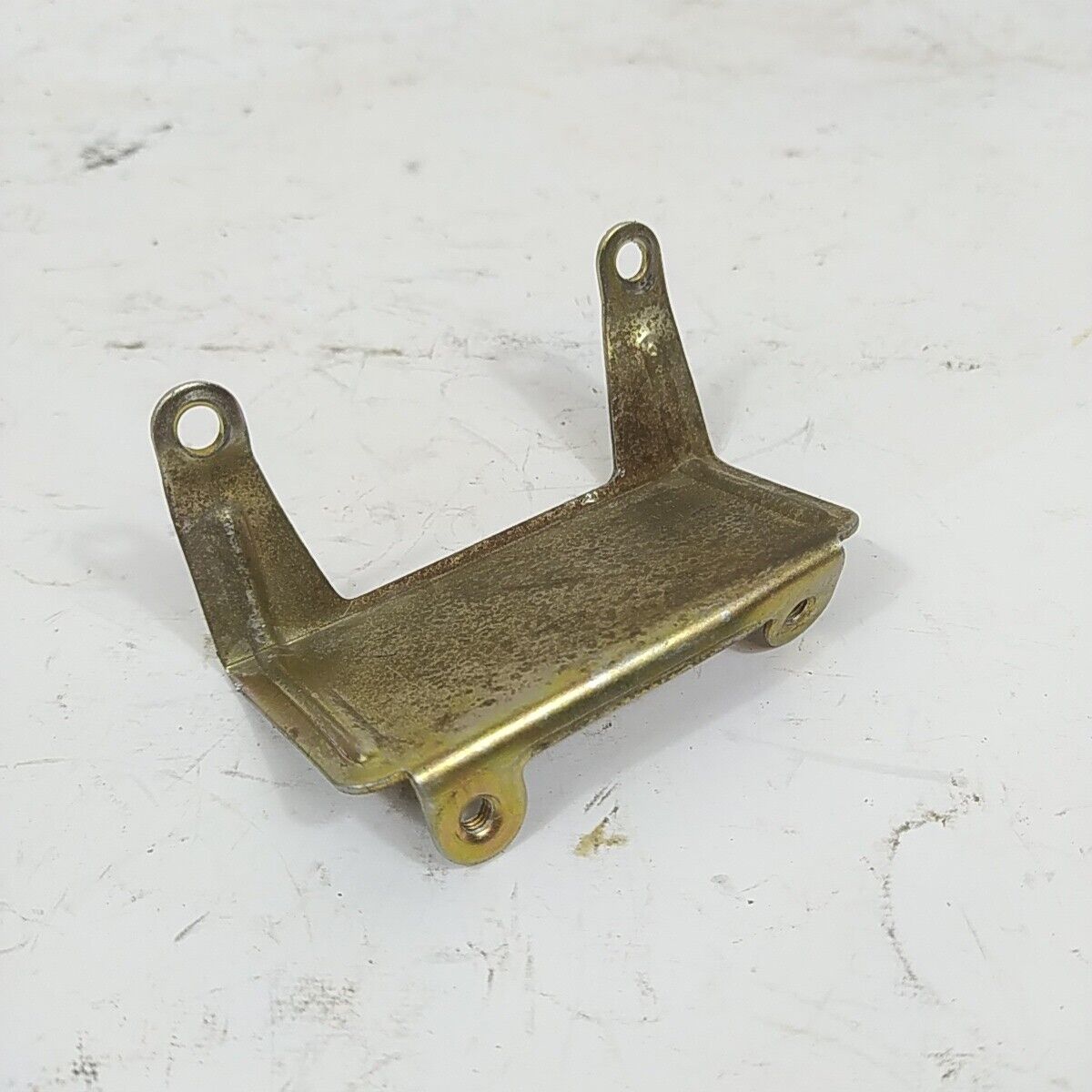 Ricambio STAFFA STAFFE MOTORE per decespugliatore McCulloch 3800 usato