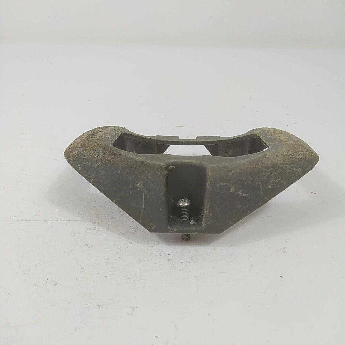 Ricambio per decespugliatore EFCO 8250 STAFFA SERBATOIO CARBURANTE BENZINA usato