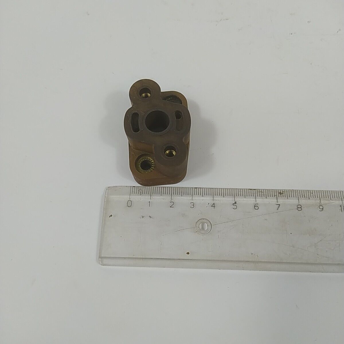 Ricambio per decespugliatore EFCO 8250 FLANGIA COLLETTORE CARBURATORE usato