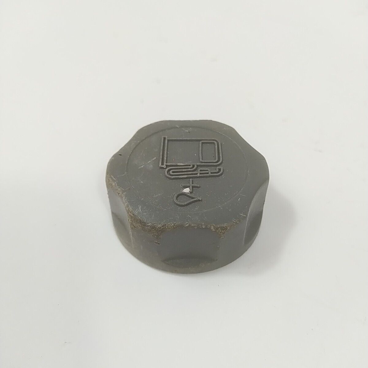 Ricambio per decespugliatore EFCO 8250 TAPPO SERBATOIO CARBURANTE BENZINA usato