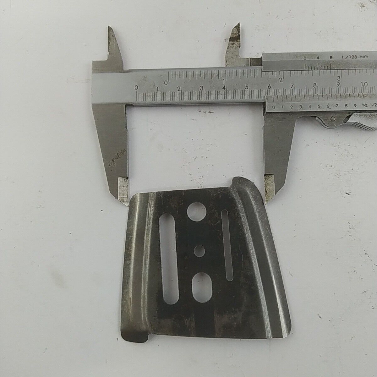 Ricambio usato DADO E PIASTRA GUIDA BARRA per MOTOSEGA Echo 330 EVL