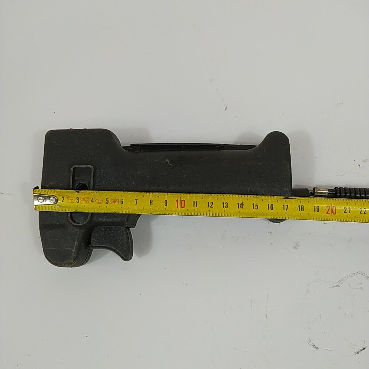 Ricambio MANIGLIA IMPUGNATURA 25 usato per DECESPUGLIATORE MCCULLOCH GT 50