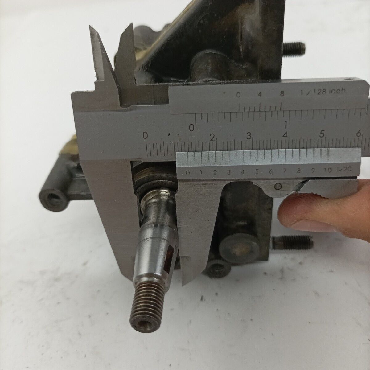 Ricambi CARTER BASAMENTO ALBERO MOTORE Originali Usati MOTOSEGA HOMELITE XL - 12