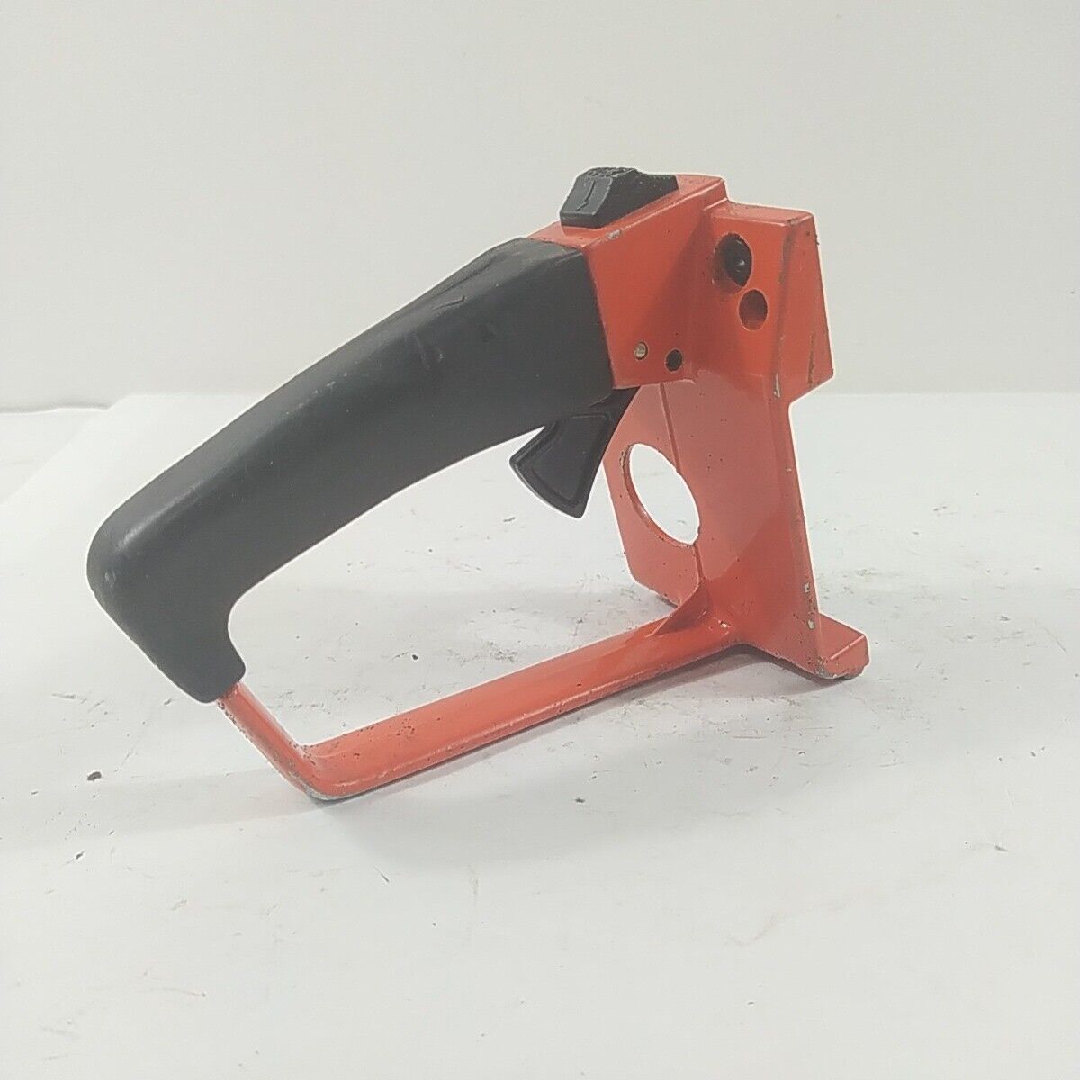 Ricambio IMPUGNATURA MANIGLIA comandi inferiore per motosega ECHO CS-302 usato