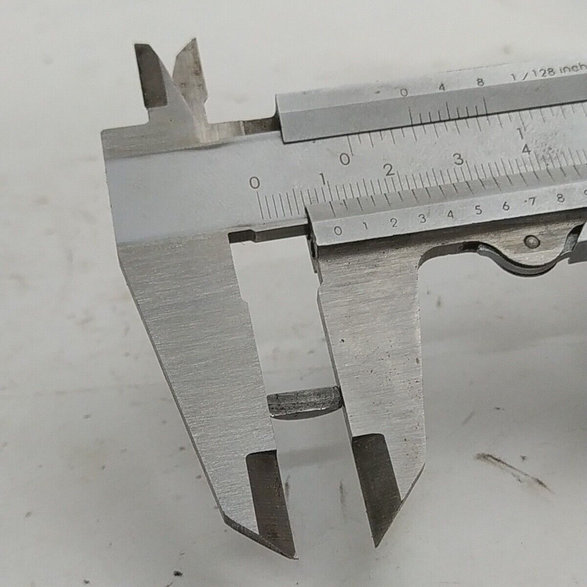 Ricambio CHIAVETTA fermo VOLANO usato per decespugliatore Emak Efco 8425