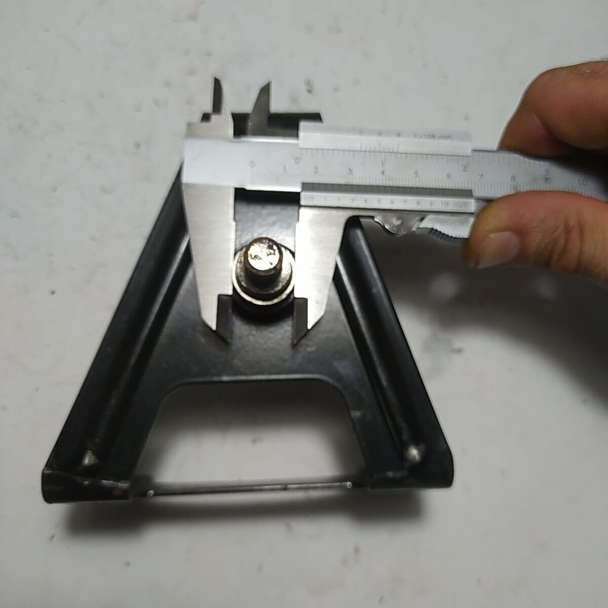 Ricambio STAFFA MOTORE A ZAINO Usato per decespugliatore Mcculloch ELITE 3800