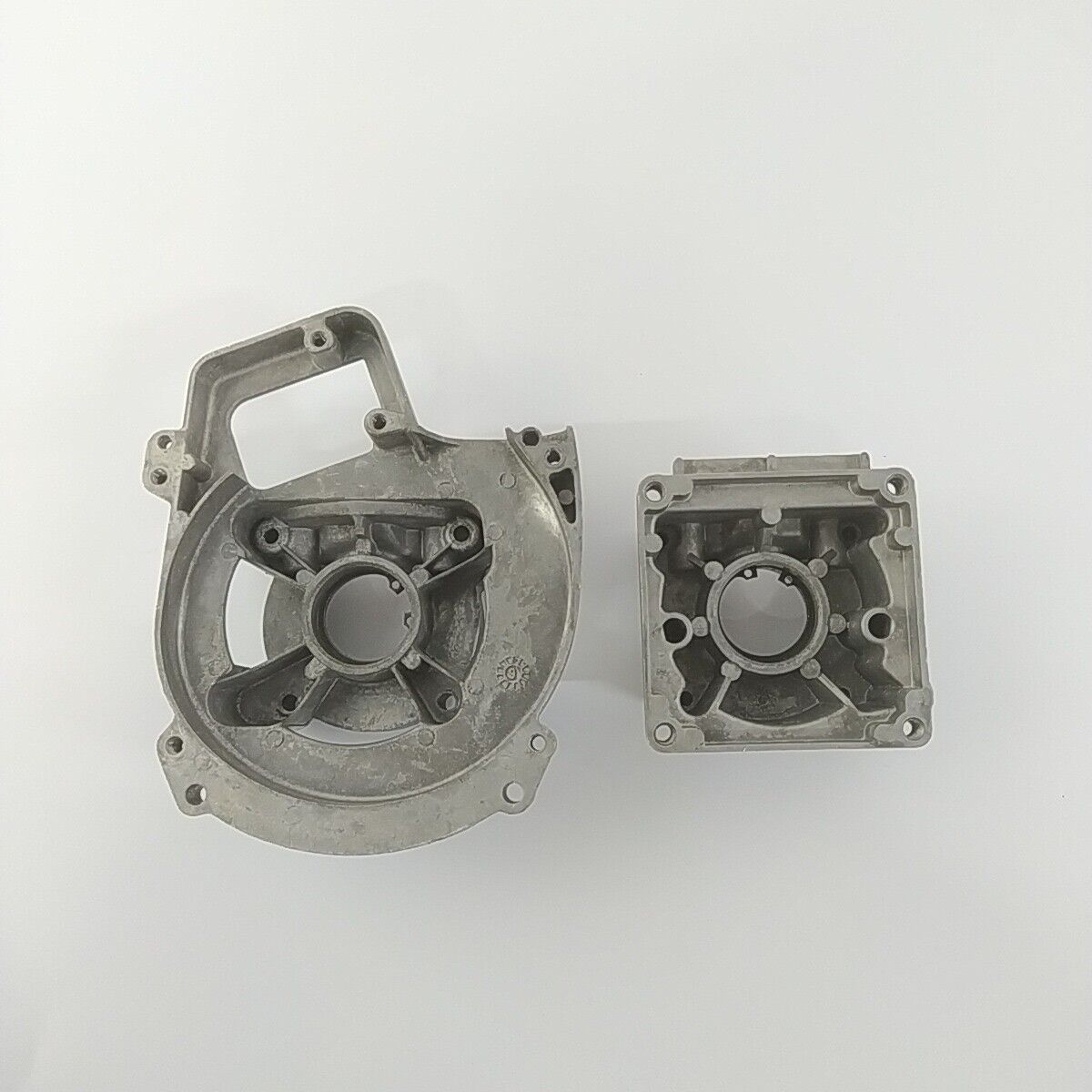 Ricambio usato CARTER BASAMENTO MOTORE decespugliatore Mcculloch ELITE 4000 3500