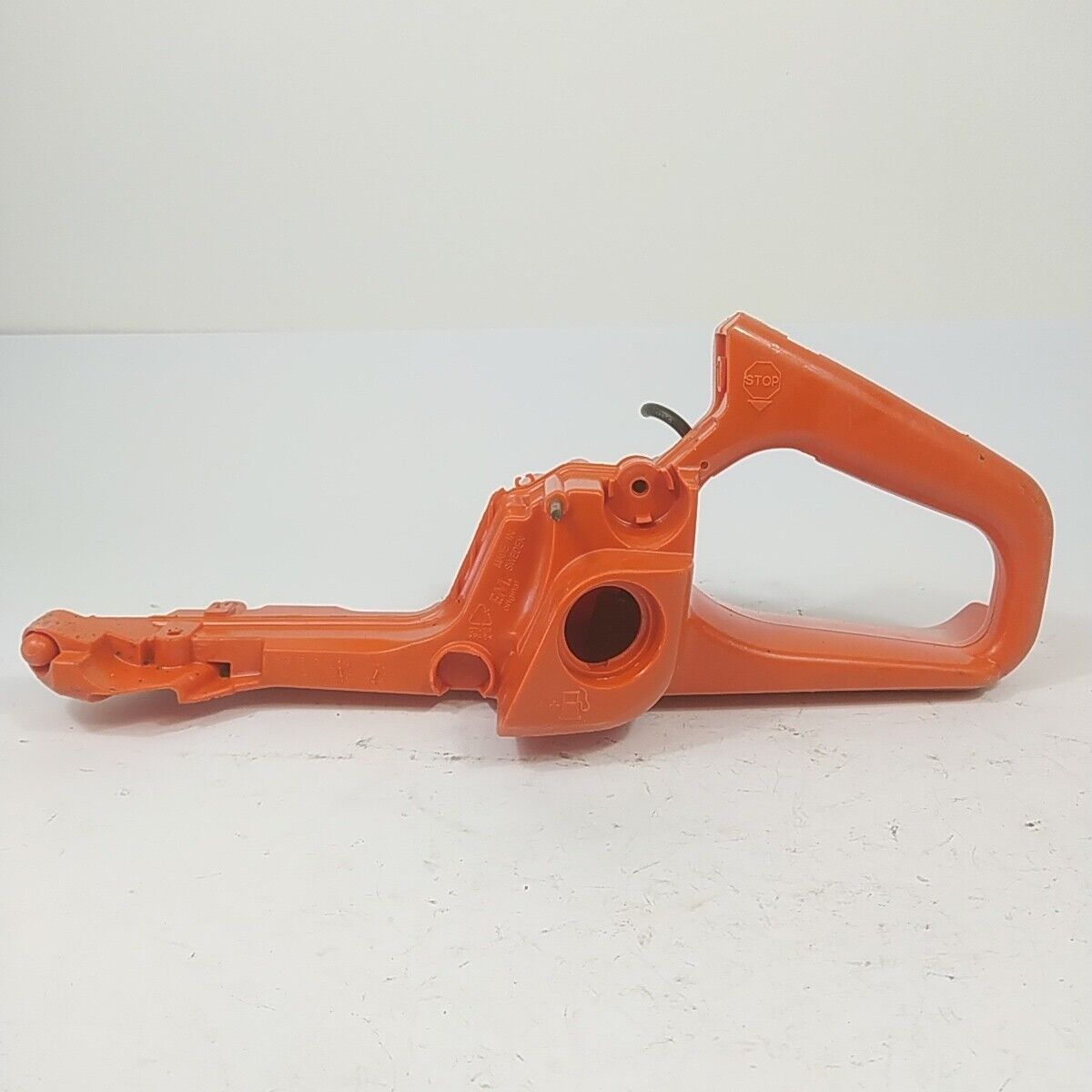 MANIGLIA IMPUGNATURA SERBATOIO BENZINA per MOTOSEGA HUSQVARNA 340 345 346 usati