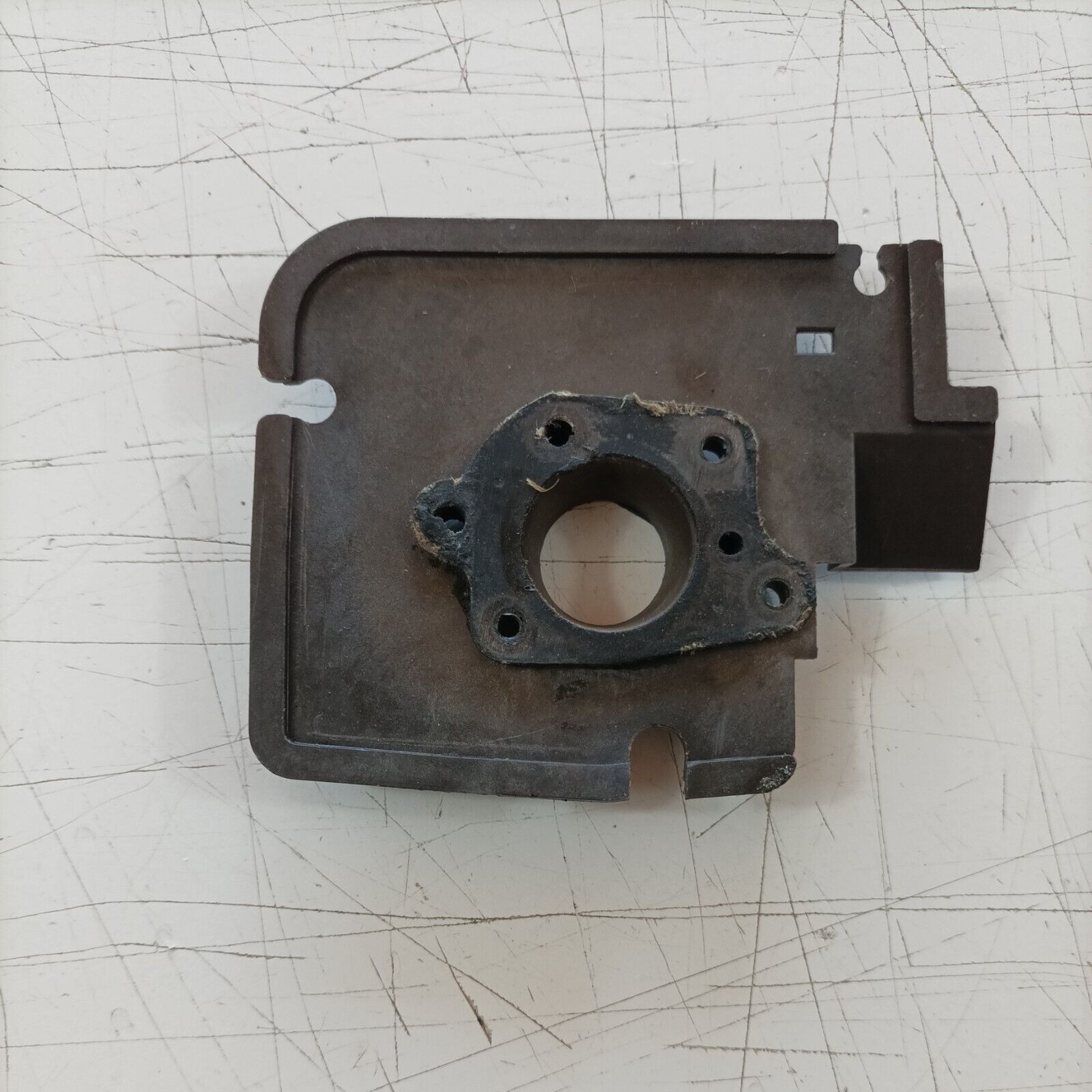 MOTOSEGA OLEOMAC OM 251 FLANGIA CARBURATORE COLLETTORE ASPIRAZIONE ricambi usati