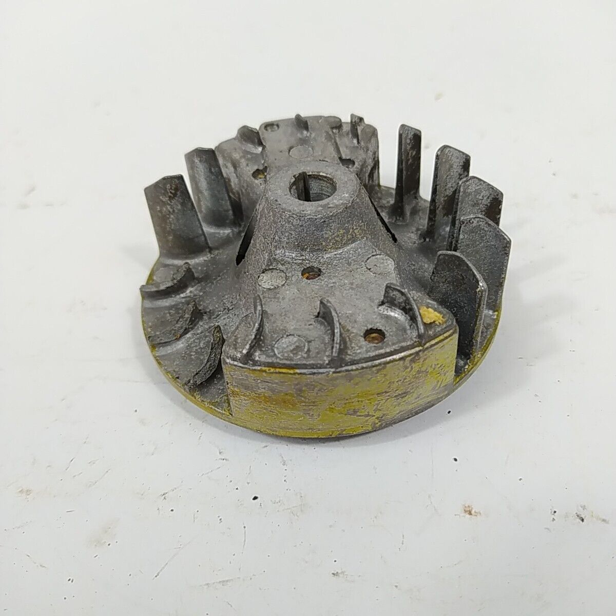 VOLANO magnetico di avviamento decespugliatore EMAK EFCO 2200 2500 ricambi usati