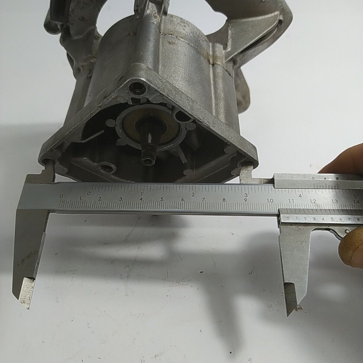 Ricambio BASAMENTO E ALBERO MOTORE Usato decespugliatore Mcculloch ELITE 3000