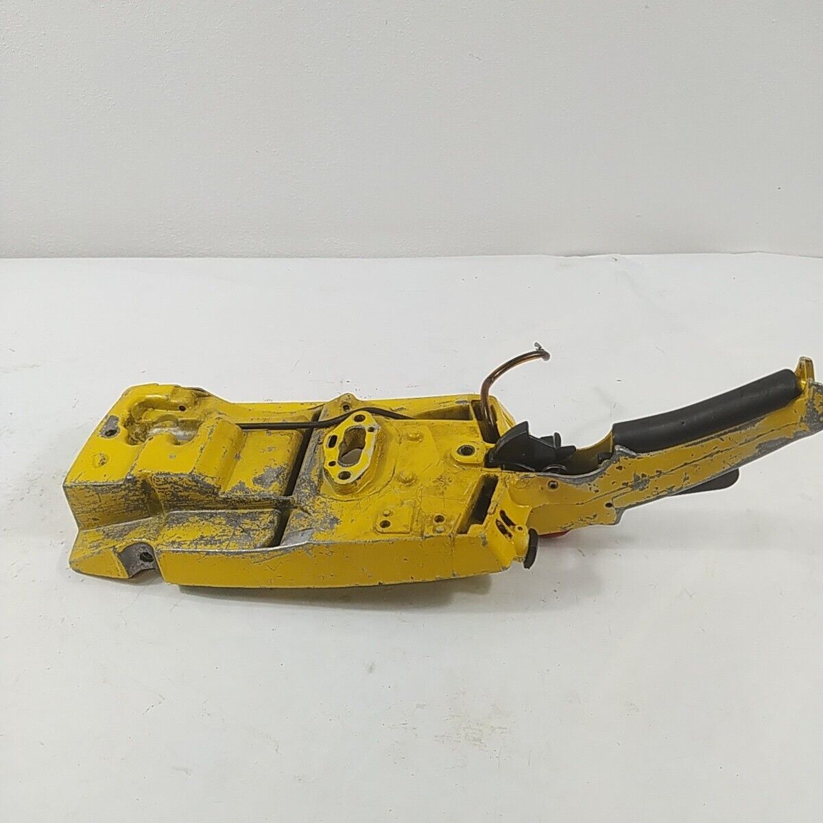 Ricambi IMPUGNATURA MANIGLIA PER MOTOSEGA MCCULLOCH PRO MAC 555 usati