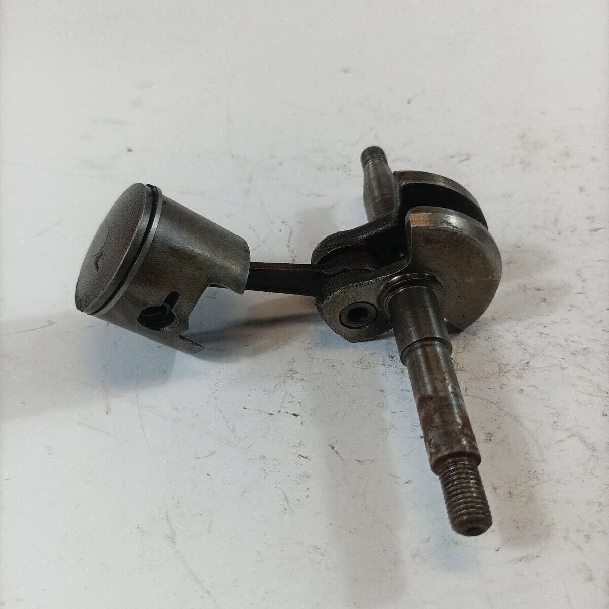 ricambio CILINDRO E PISTONE PER MOTOSEGA ALPINA da potature 25 diametro 34 usato