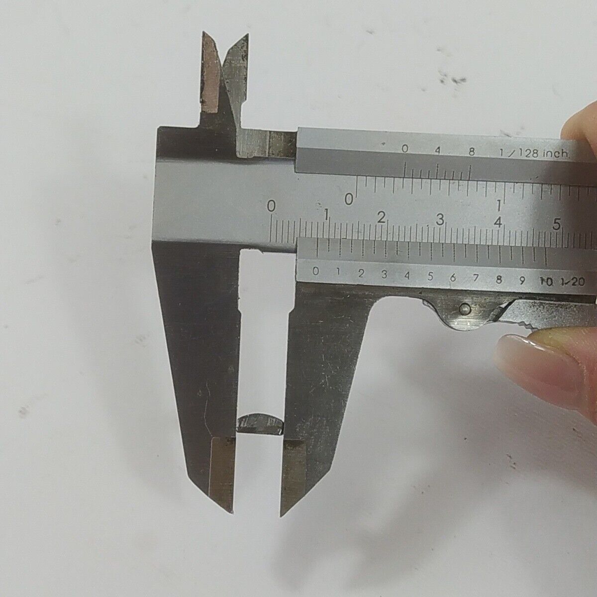 Ricambio per decespugliatore ECHO RM - 380 CHIAVETTA MEZZALUNA VOLANO usato