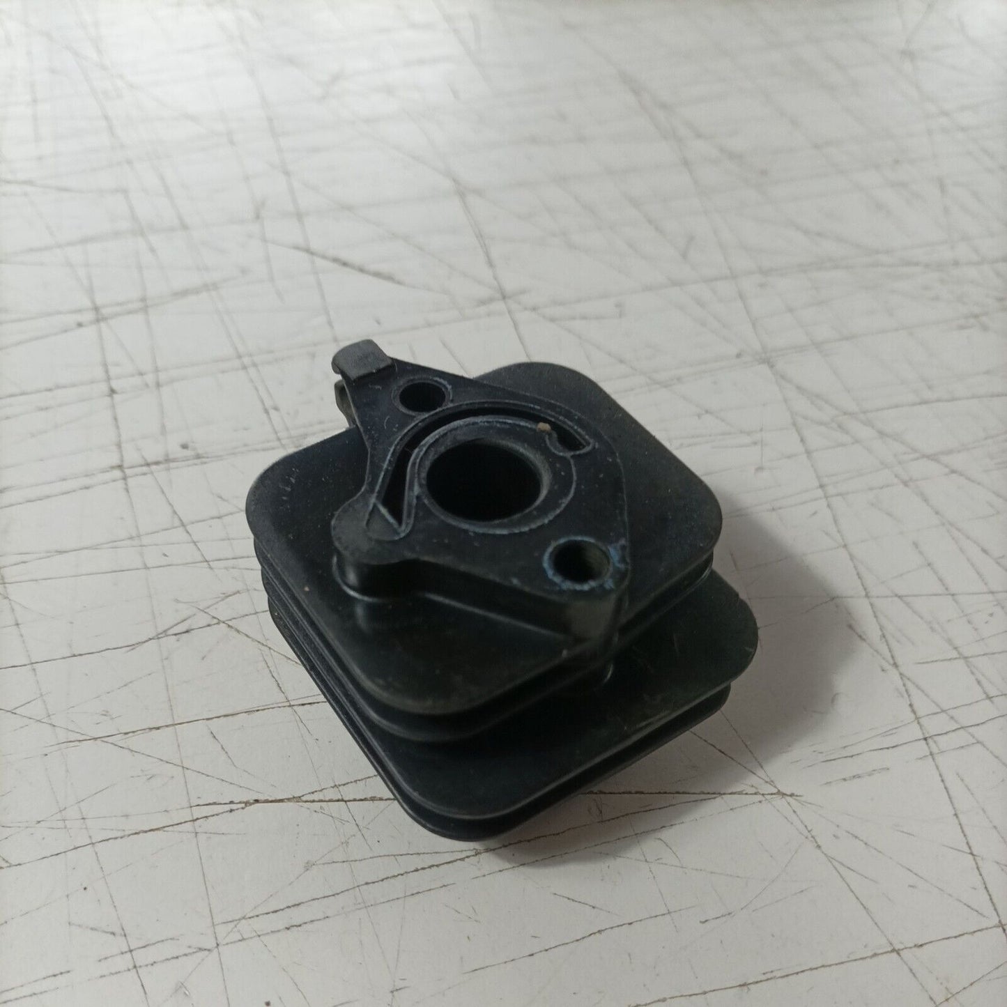 FLANGIA collettore CARBURATORE PER MOTOSEGA CASTEL CS 39 ALPINA P390 usato