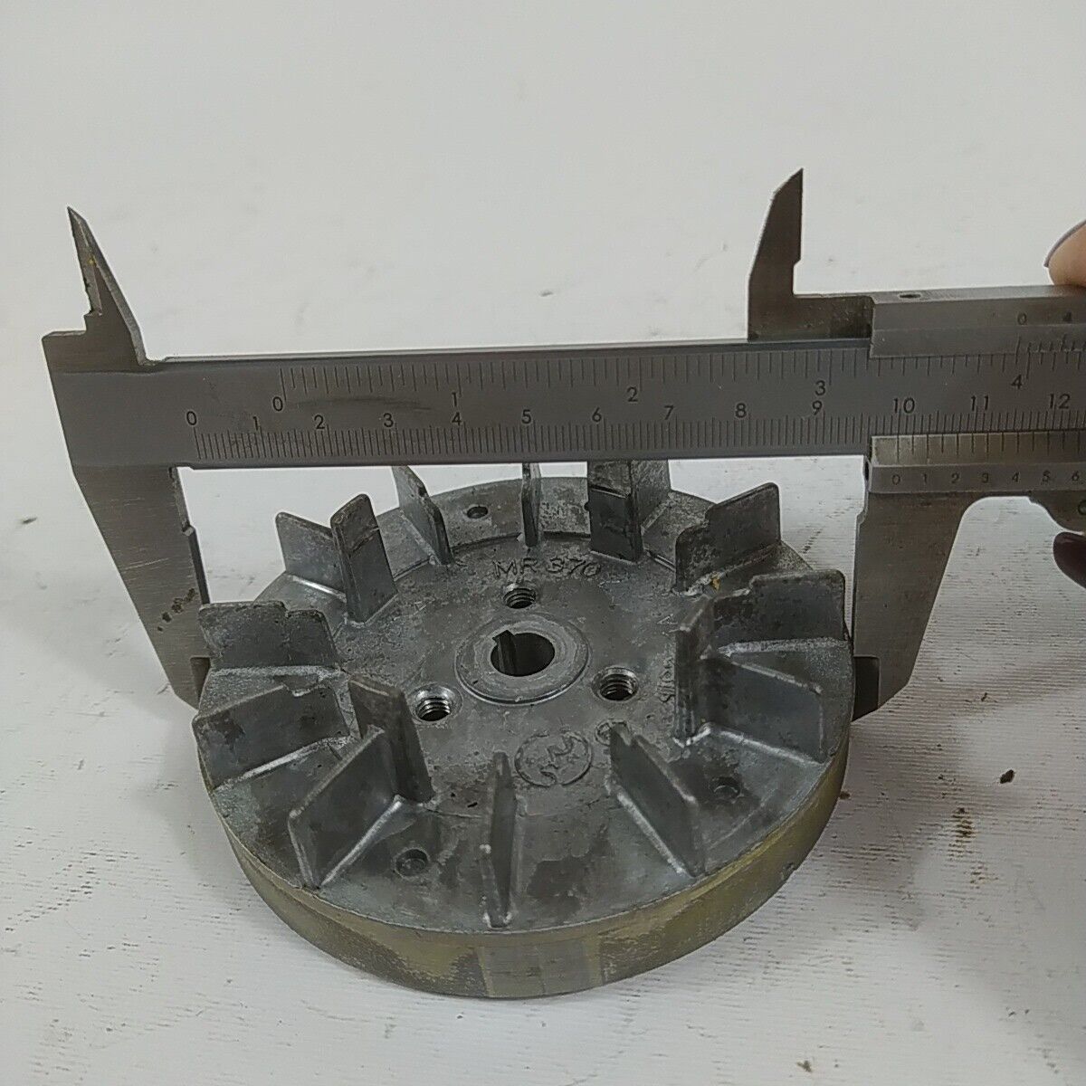 Ricambio DECESPUGLIATORE kawasaki kt 17 VOLANO DI AVVIAMENTO MR3702 4193  usato