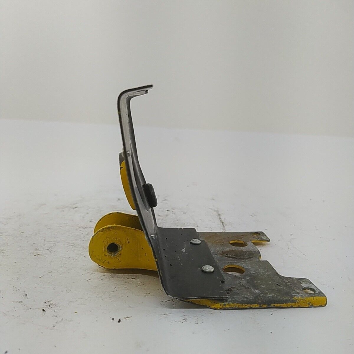 ricambio COPERCHIO COPRI MOTORE TELAIO MANICO Per motosega ALPINA PROF 70 usati