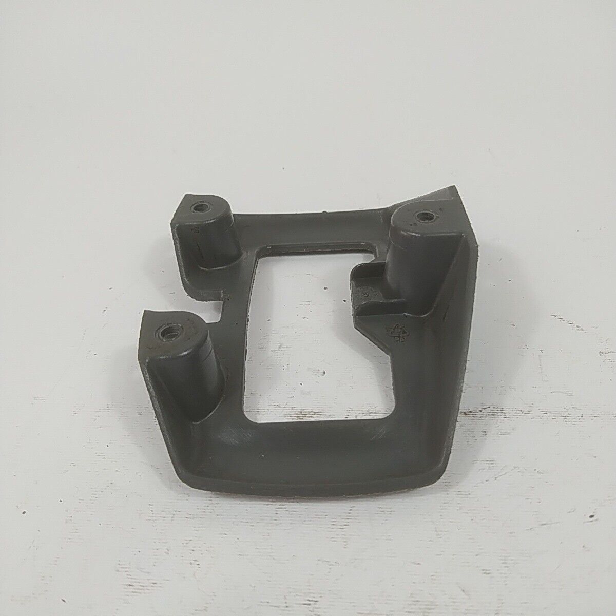 Ricambio per decespugliatore EFCO 8250 STAFFA SERBATOIO CARBURANTE BENZINA usato