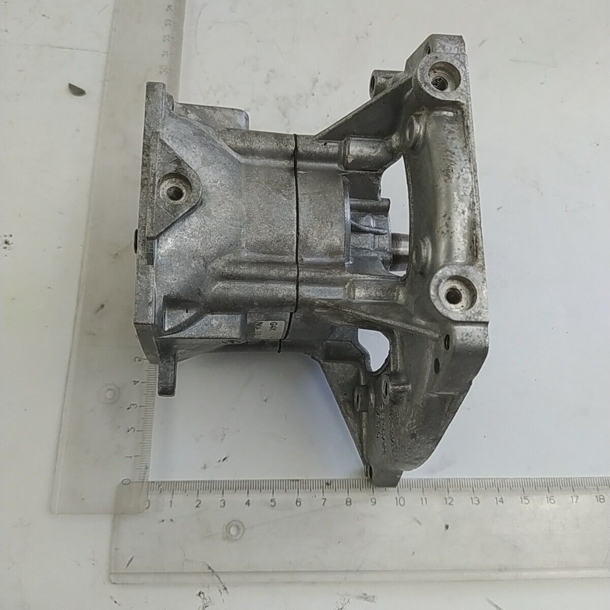 Ricambio CARTER BASAMENTO CILINDRO Usato per decespugliatore Komatsu ZENOAH G4K