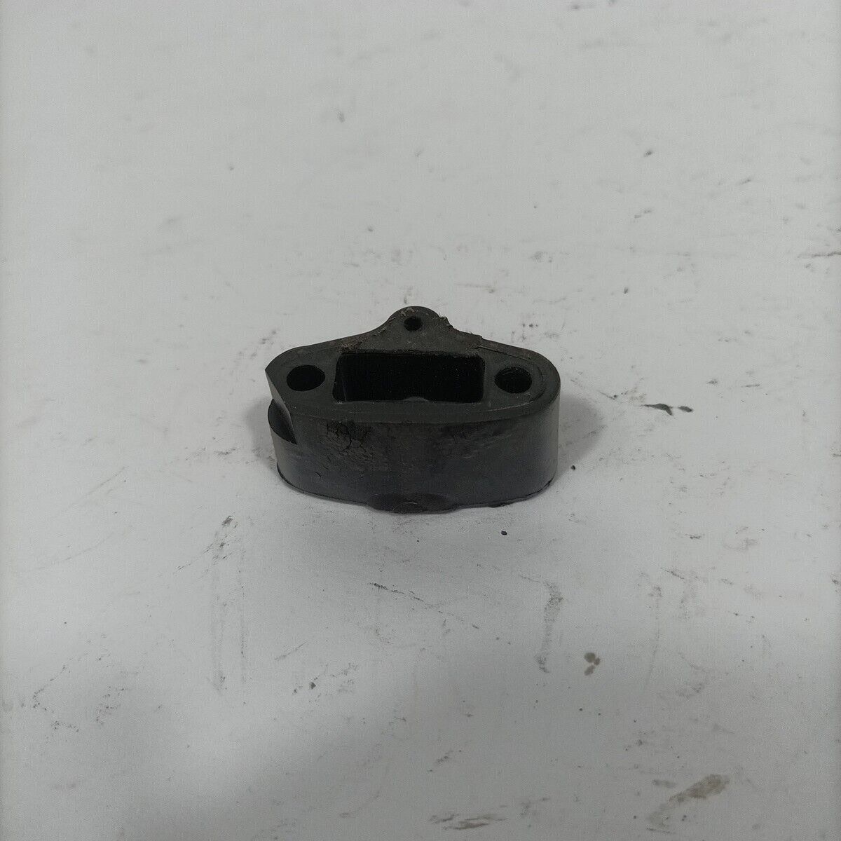 ricambio usato FLANGIA COLLETTORE CARBURATORE per motosega ALPINA Castor C A 45