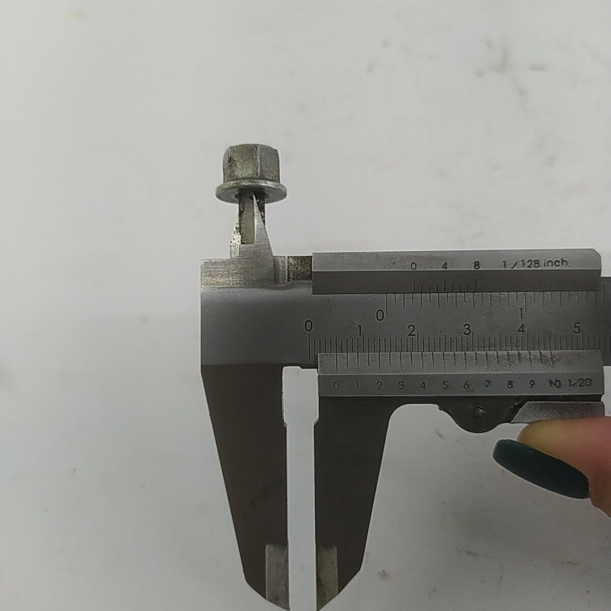 Ricambio usato DADO E PIASTRA GUIDA BARRA per MOTOSEGA Echo 330 EVL