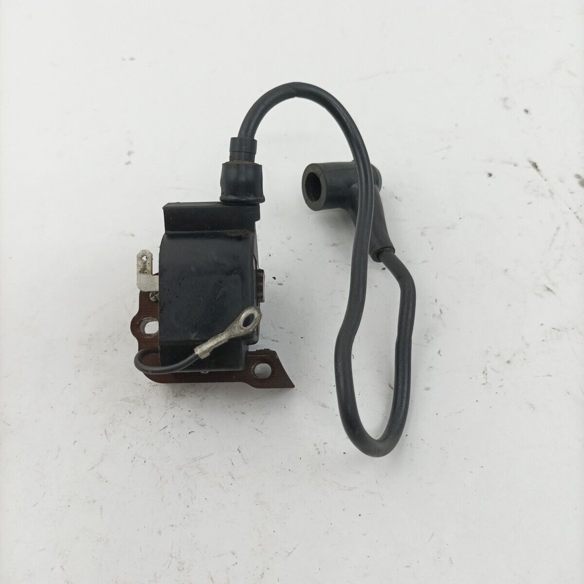 Ricambi DECESPUGLIATORE HUSQVARNA 39 R usati BOBINA Em DI AVVIAMENTO ACCENSIONE