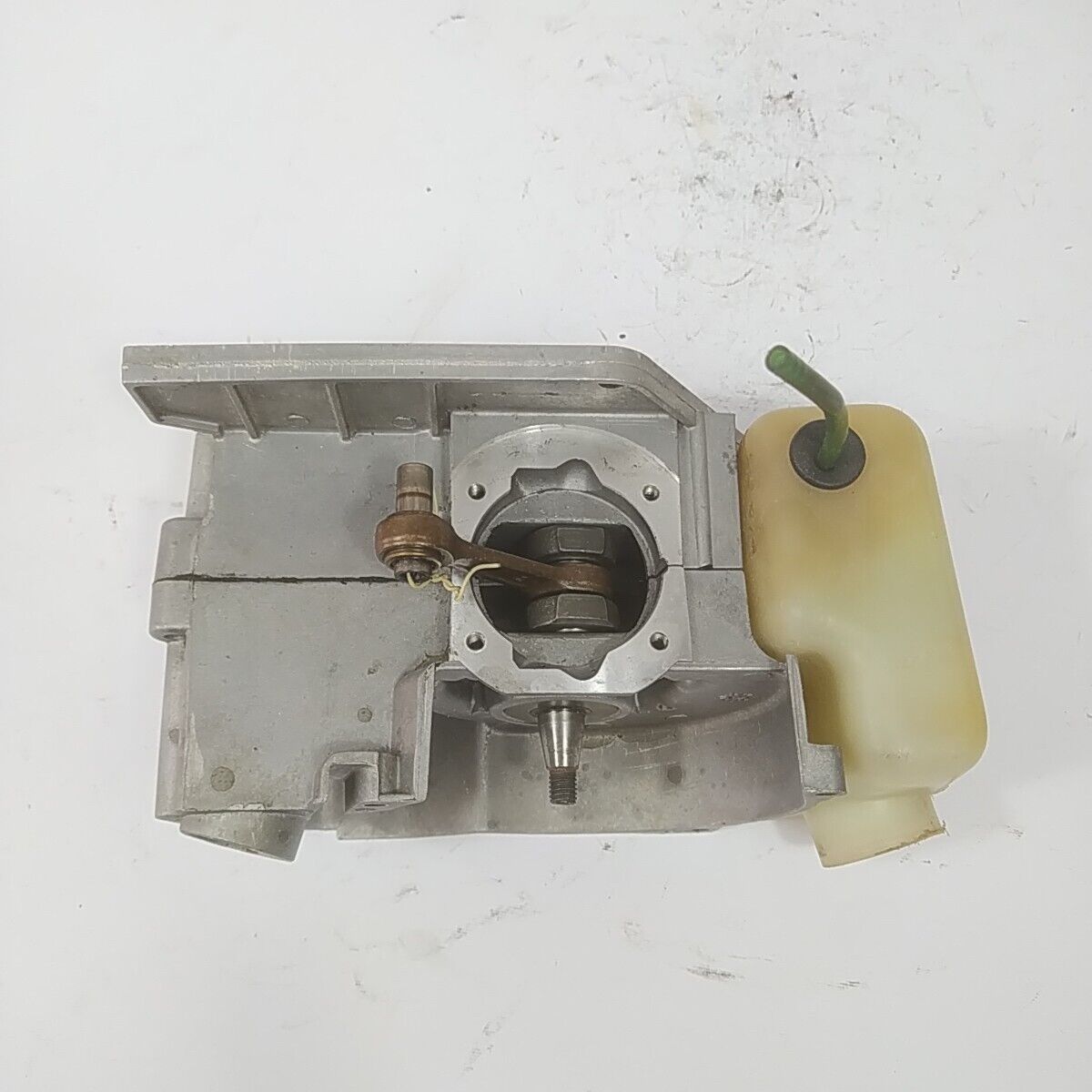 Ricambio CARTER BASAMENTO CON ALBERO MOTORE per motosega McCulloch MC 540 usato