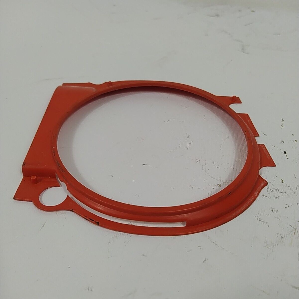 Ricambio usato CONVOGLIATORE COPERCHIO di AVVIAMENTO per motosega DOLMAR 116 si