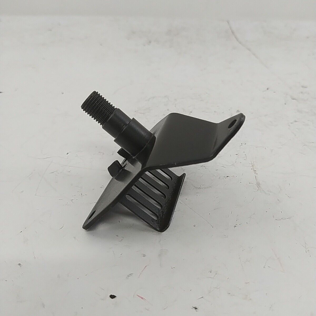 Ricambio STAFFA MOTORE Usato per decespugliatore  A ZAINO Komatsu ZENOAH G4K