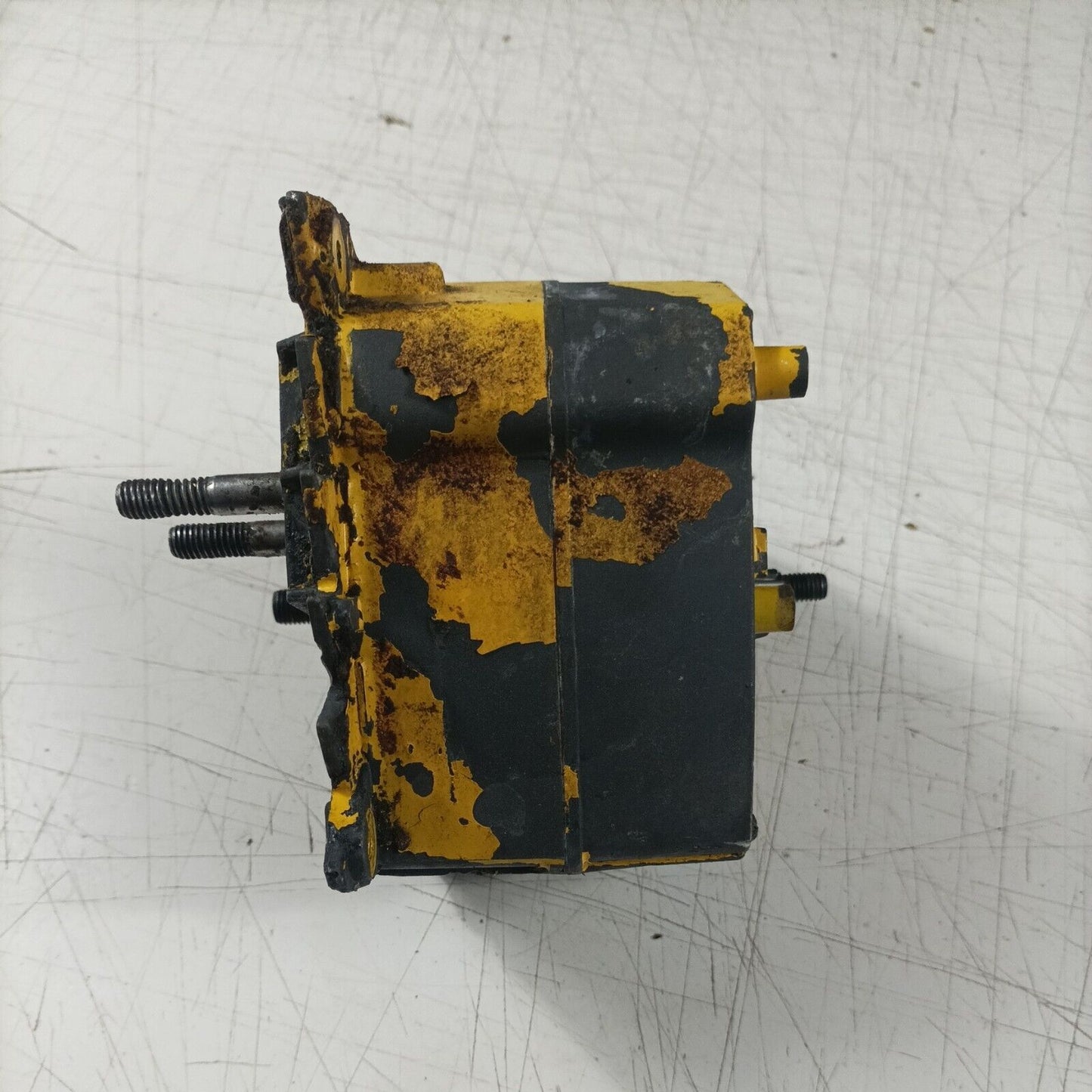 ricambi usati per MOTOSEGA ALPINA A 41 ALBERO MOTORE carter  basamento SERBATOIO