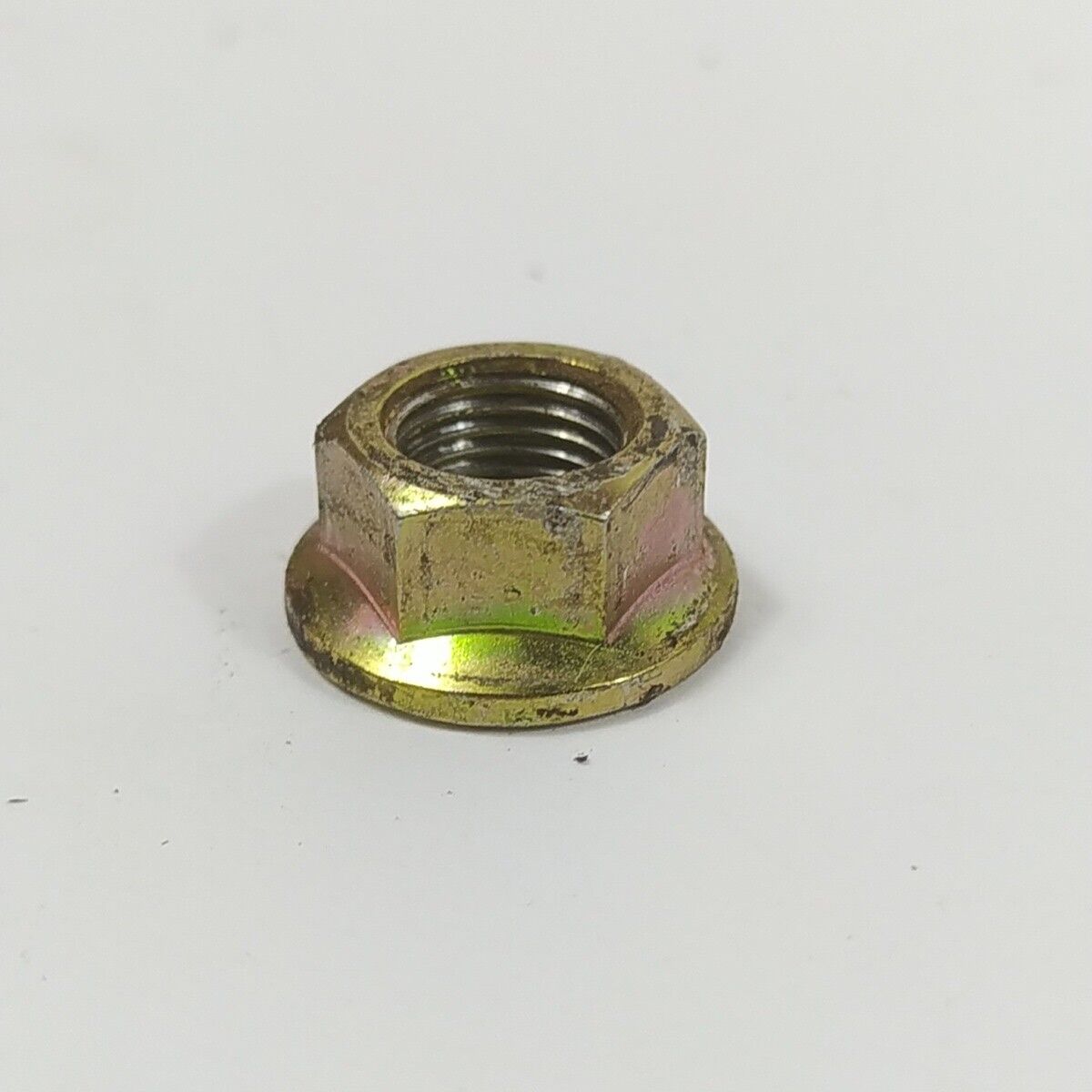 Ricambio DADO VOLANO albero motore usato per decespugliatore Komatsu ZENOAH G4K