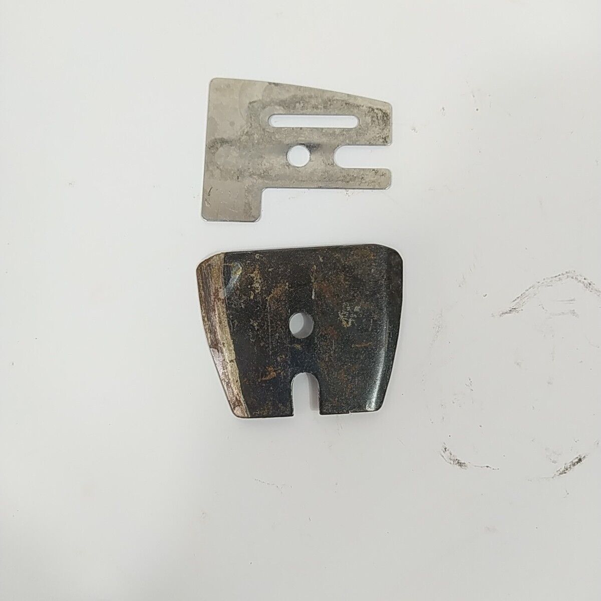 DADO BARRA E LAMIERINO INTERNO ED ESTERNO PER MOTOSEGA CASTOR 438 ricambi usati