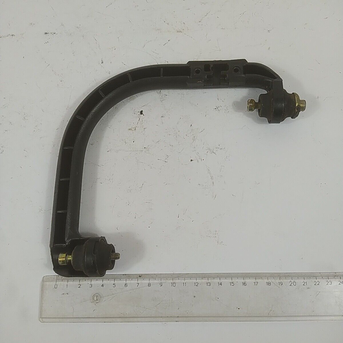 Ricambi MANIGLIA IMPUGNATURA SUPERIORE per motosega ALPINA CASTOR 41 usati