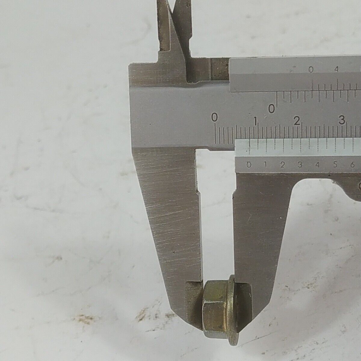 Ricambio per motosega STIHL 08 S VARIE VITI VITE BULLONE MOTORE ORIGINALE usato