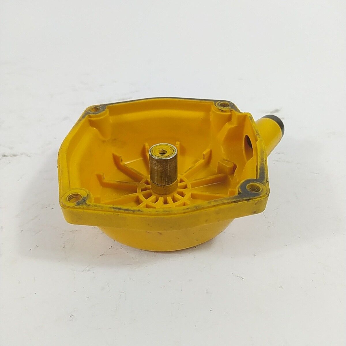 Ricambio DECESPUGLIATORE ALPINA STAR 41 COPERCHIO DI AVVIAMENTO usato