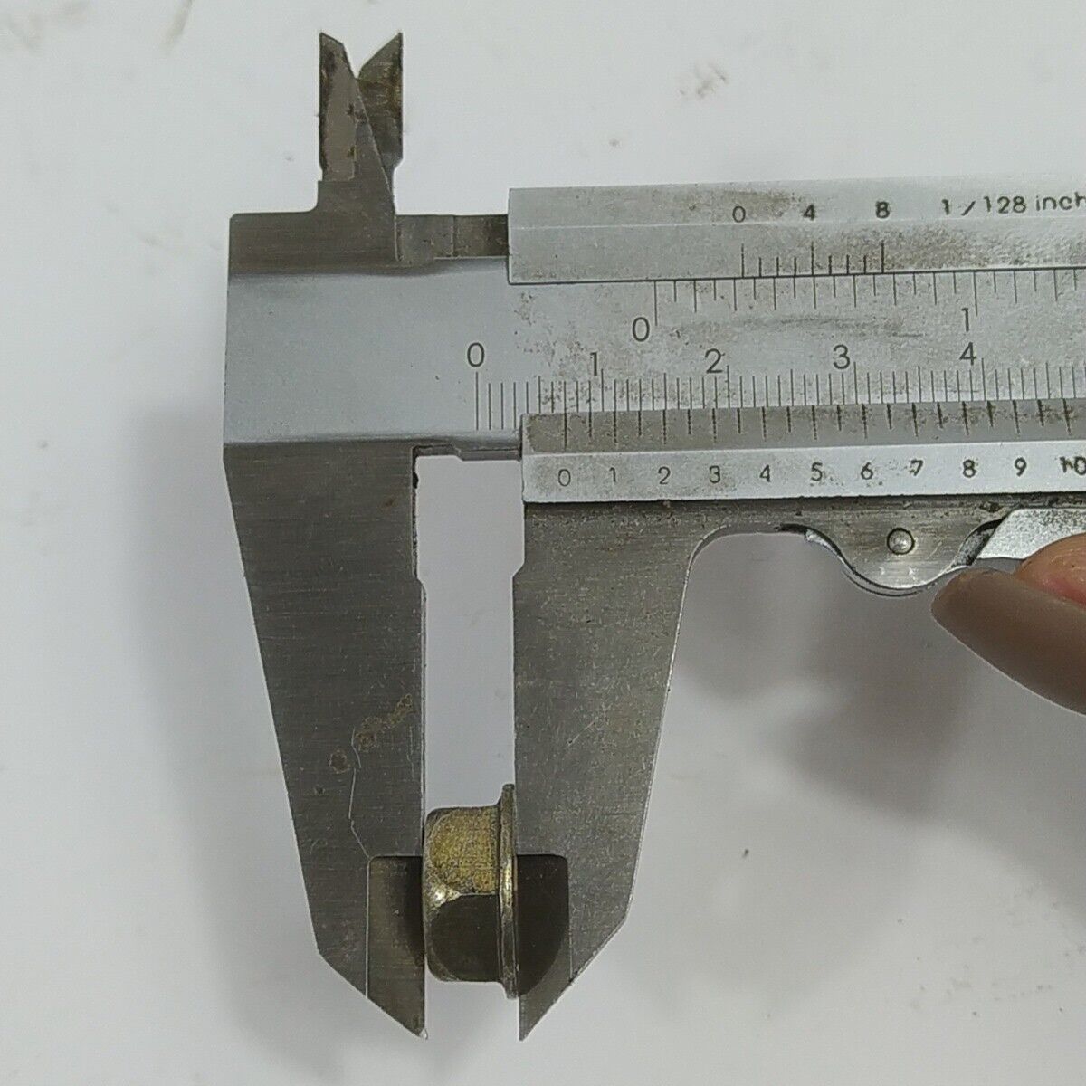 Ricambio DADO VOLANO ALBERO MOTORE per decespugliatore McCulloch 3800 usato