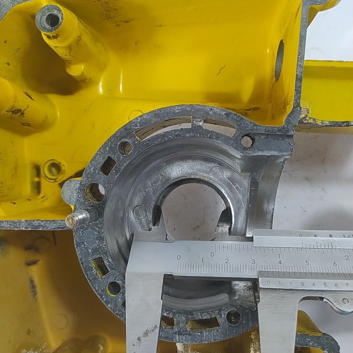 ricambio CARTER BASAMENTO ALBERO MOTORE lato frizione motosega ALPINA p 70 usati