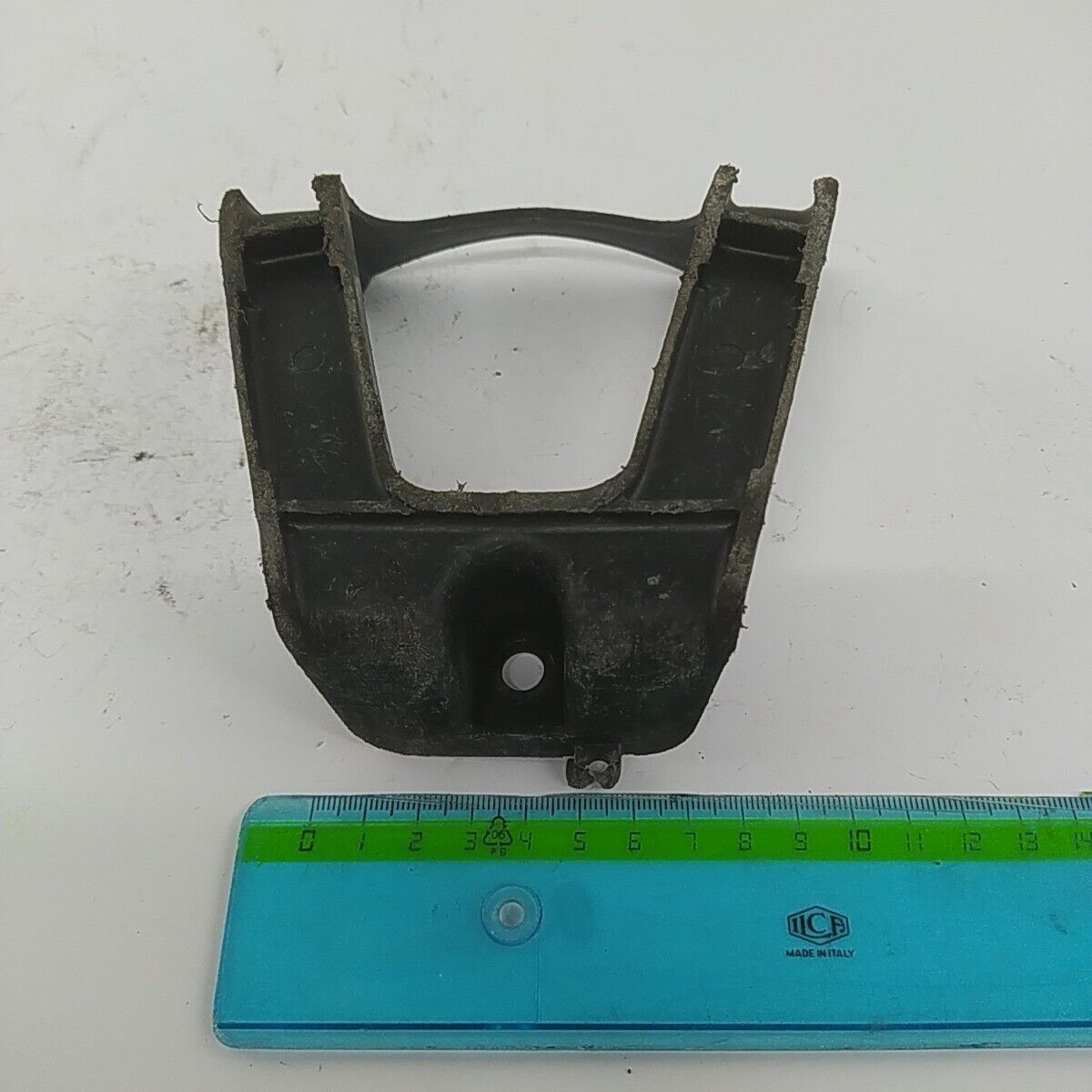 Ricambio usato STAFFA protezione SERBATOIO per decespugliatore KAWASAKI TG 33