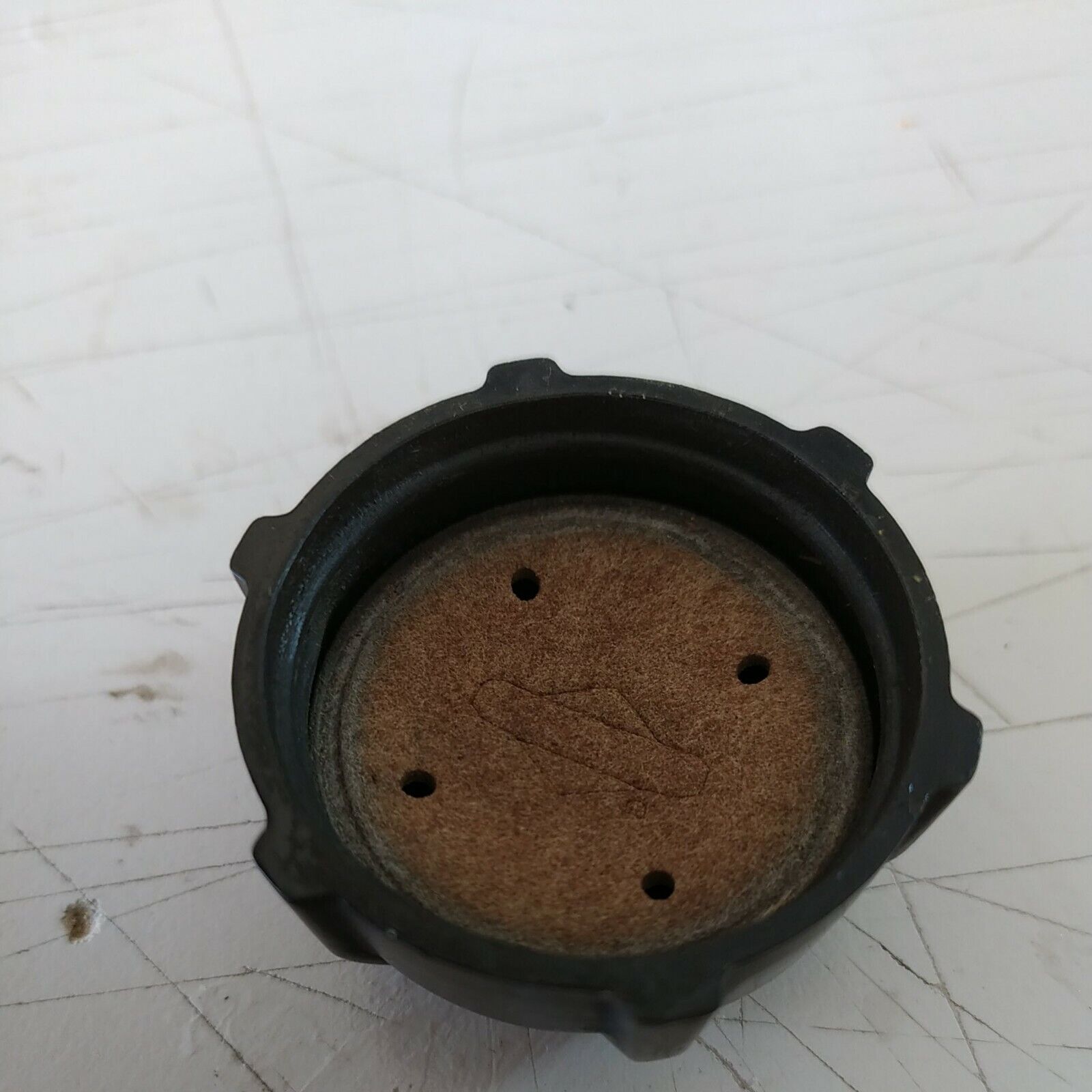 TAPPO CARBURANTE SERBATOIO BRIGGS & STRATTON TOSAERBA XC 35 ricambi usati