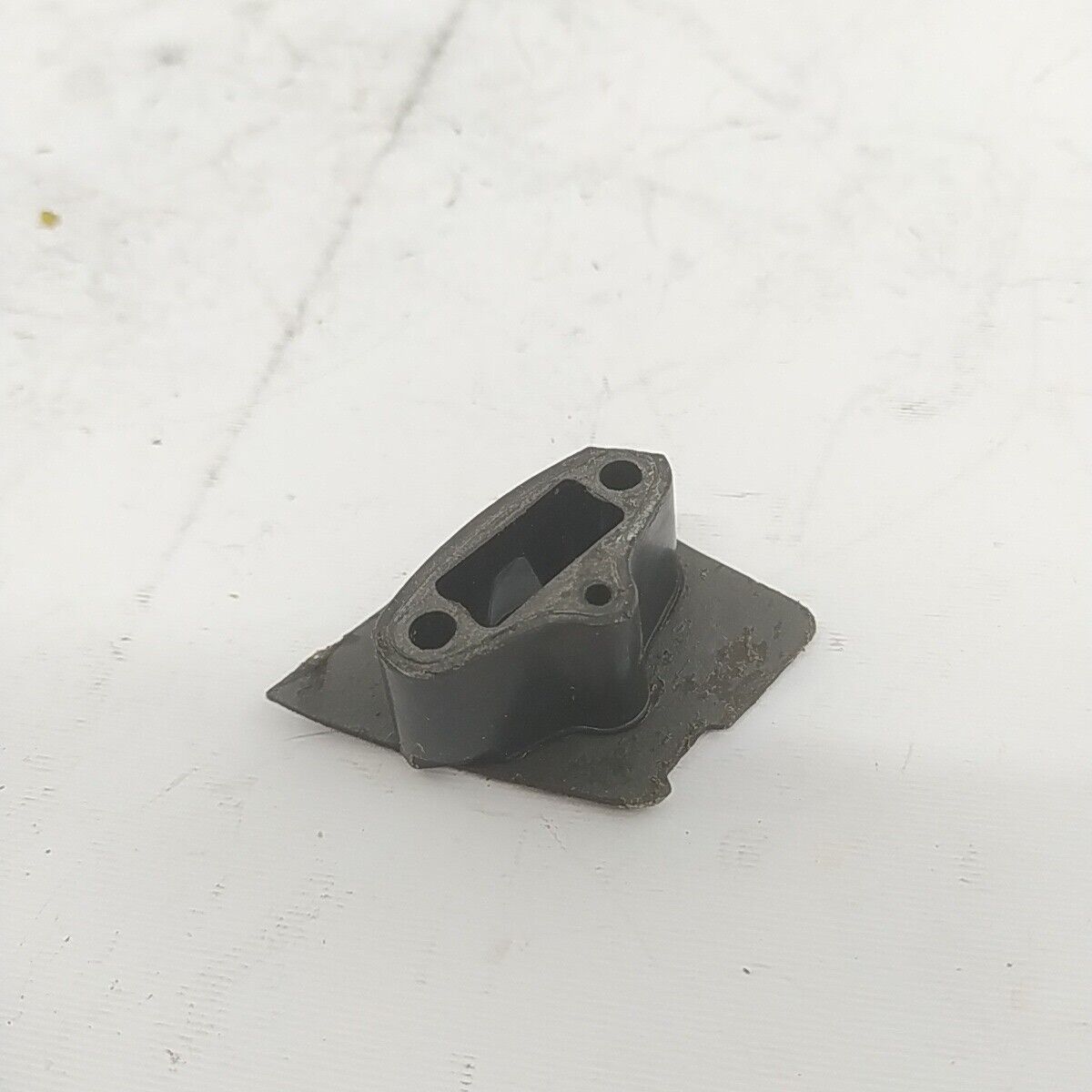 ricambio FLANGIA COLLETTORE CARBURATORE PER MOTOSEGA ALPINA CASTOR 41 40 usati