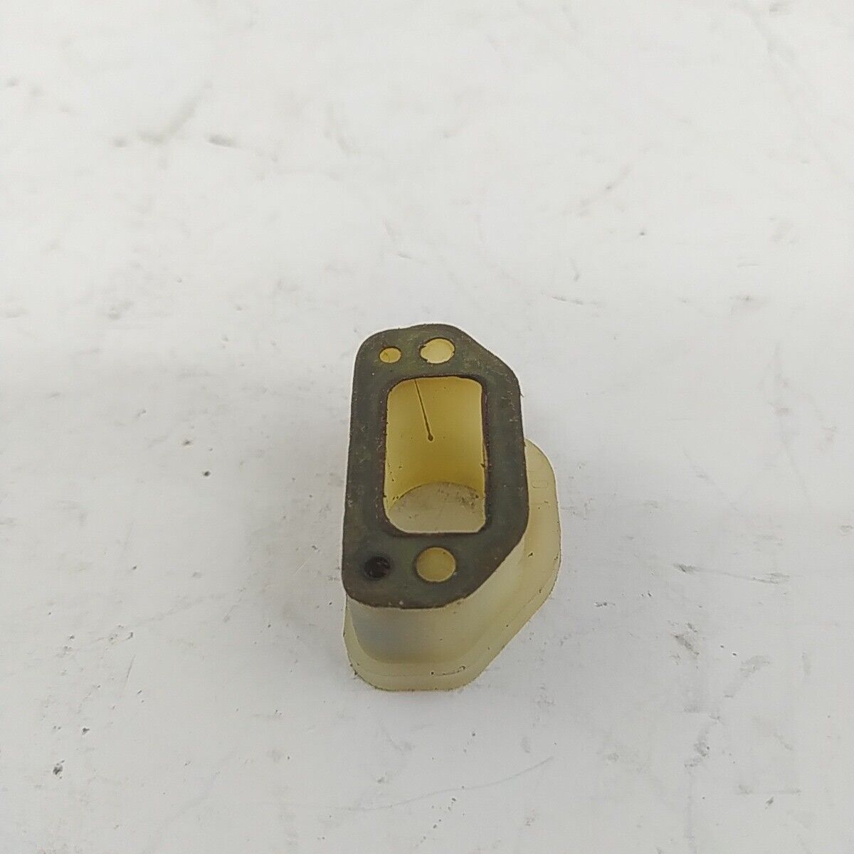 Ricambio usato FLANGIA COLLETTORE CARBURATORE per MOTOSEGA Echo 330 EVL