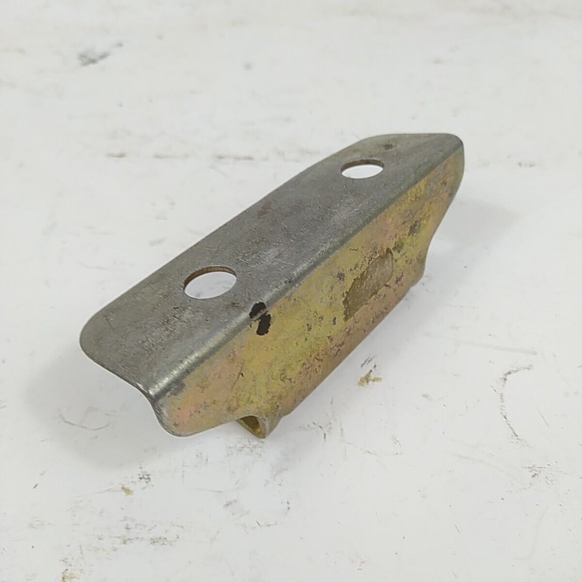 Ricambio STAFFA STAFFE MOTORE per decespugliatore McCulloch 3800 usato