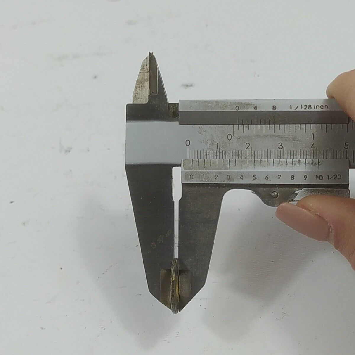Ricambio per motosega CASTOR ALPINA 450 DADO BULLONE VOLANO DI AVVIAMENTO Usato