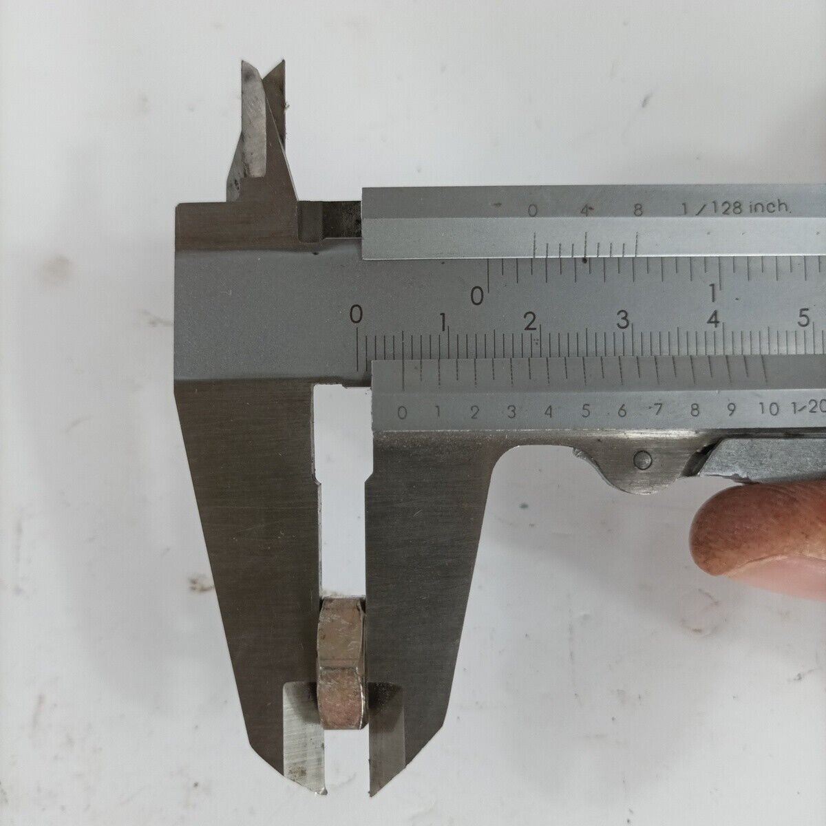 DADO VITE ALBERO MOTORE per DECESPUGLIATORE BLUE BIRD ZANE' ZM  27 ricambi usati