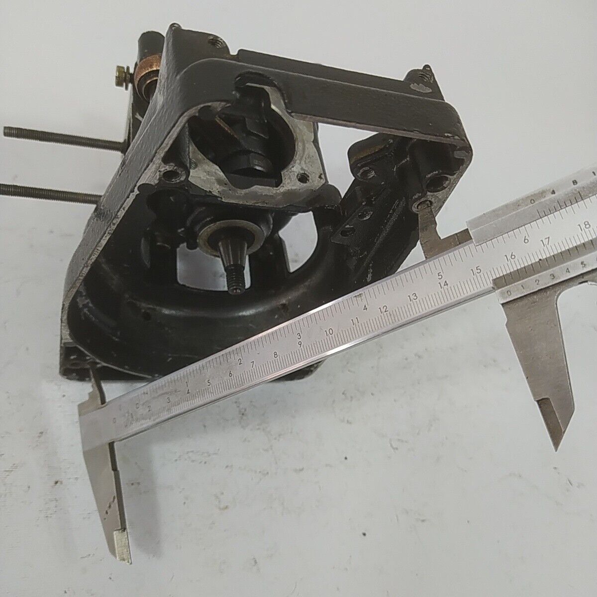 Ricambi usati per decespugliatore MCCULLOCH BP 38 albero motore carter basamento